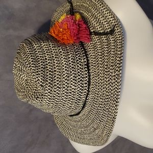 DPC Dorfman Pacific Women's Black & White Paper Hat